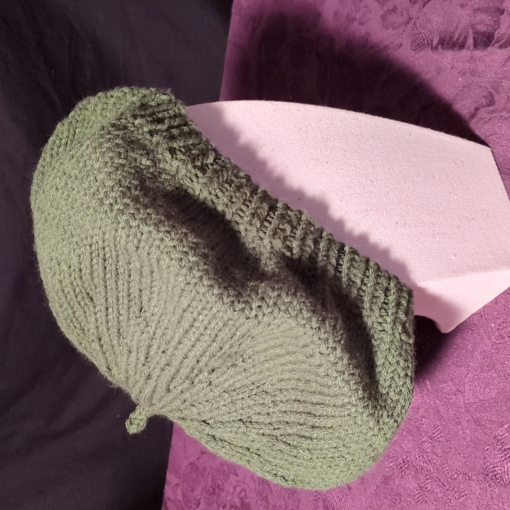 Hand Knit Acrylic Dark Olive Green French Beret Hat #02 - Picture 9 of 15